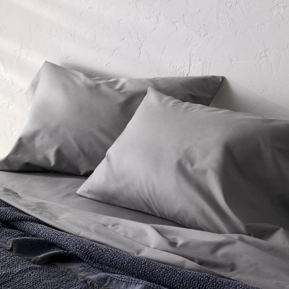 NEW Casaluna Supima Percale 250 Thread Count Pillowcase Set in Dark Gray
